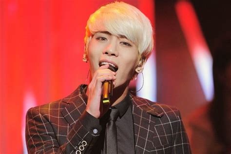 k pop idol kim jong hyun tragically dead by suicide at 27 paper