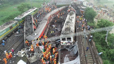 railways disburses compensation  kin   victims  odisha train