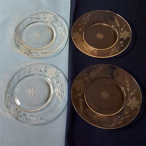 set   clear glass side plates etched flowers leaves star dessert