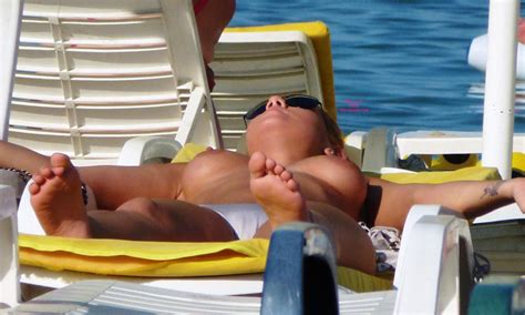 topless huge tits sunbathing february 2012 voyeur web