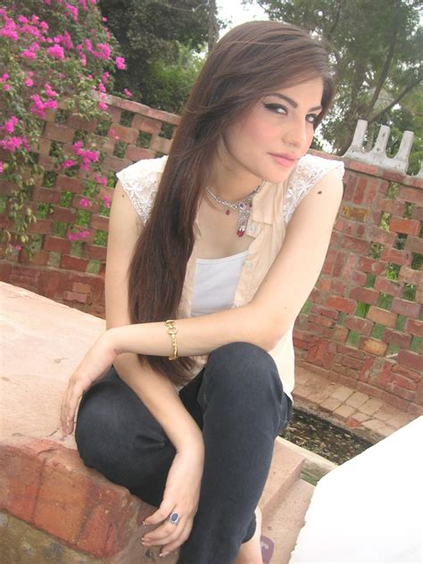 high quality bollywood celebrity pictures beautiful pakistani actress neelam muneer hot