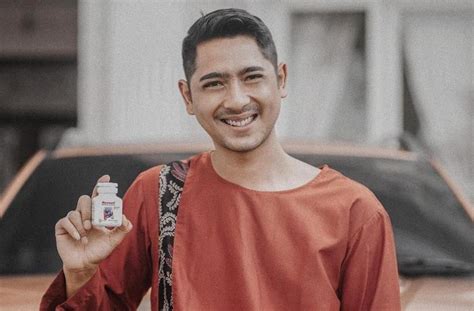 10 Pesona Memikat Artis Pria Asal Bali Arya Saloka Hingga Rizky Nazar