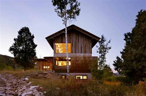 spectacular modern home nestled   rugged utah landscape