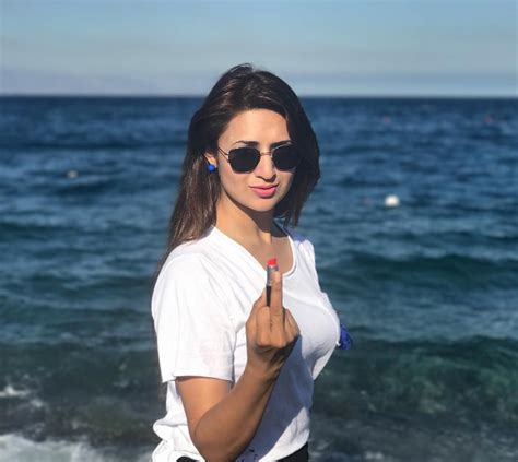 divyanka tripathi in 2020 indian tv actress sunglasses