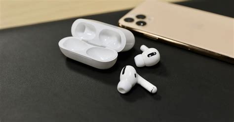 skip songs  airpods pro quick easy guide headphonesty