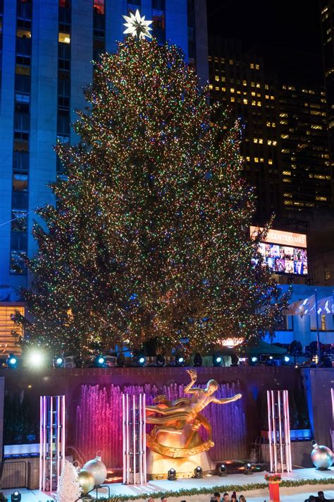 rockefeller christmas tree lighting attracts thousands
