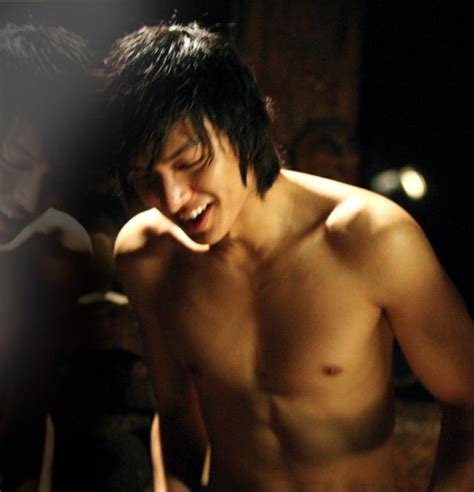keindahan tubuh ketat pria telanjang sexy wet body shirtless korean actors lee minho