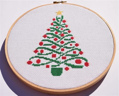traditional christmas tree cross stitch pattern cross stitch tree