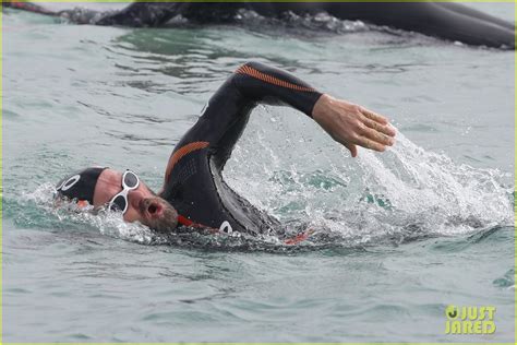 Photo Joel Edgerton Slips Into Tight Wetsuit For Dip In Ocean 26