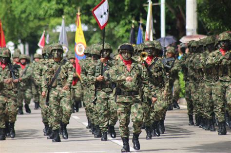 este ano  habra desfile militar del  de julio en monteria larazonco