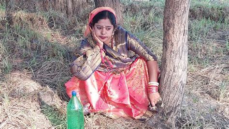 बगीचे मे सौच करने गई औरत के साथ देखिए क्या हुआ Bhojpuri Comedy