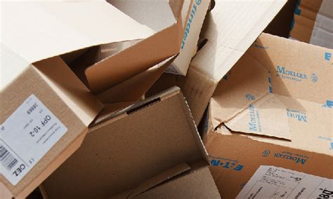 parcel firm delivering    jobs   potteries