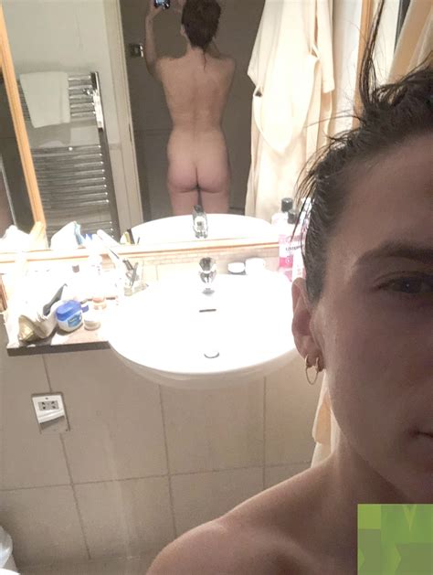 Hayley Atwell Nude Selfies Released