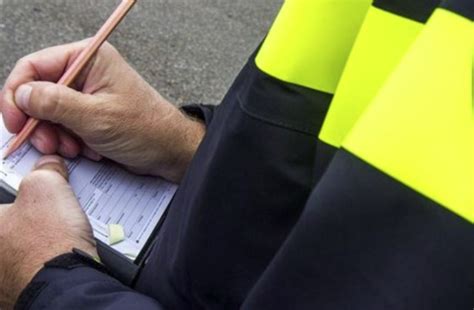politie waarschuwt dat er vaker controles komen op handheld bellen en verlichting zwolle