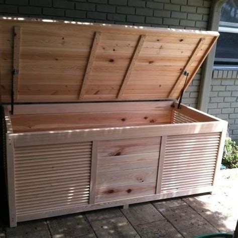 hand  custom  outdoor storage box  splinters    custommadecom