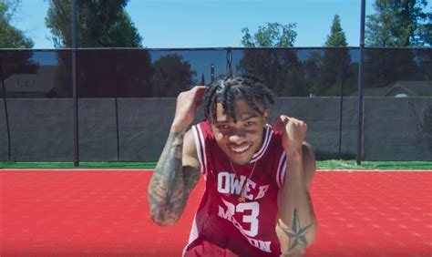 tone stith owns the court in light flex video