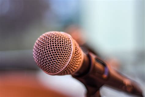 microphone pictures   images  unsplash