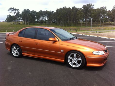 holden commodore vt series  ss trowy shannons club