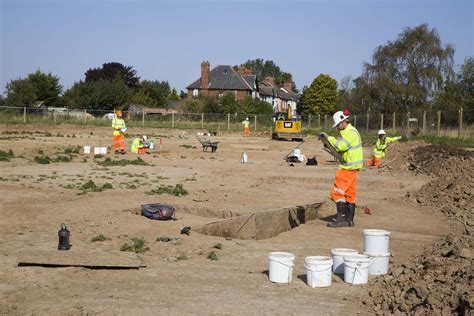 spalding dig uncovers evidence  romans transporting salt  road site