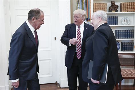 russian state owned news photographer in oval office raises alarms