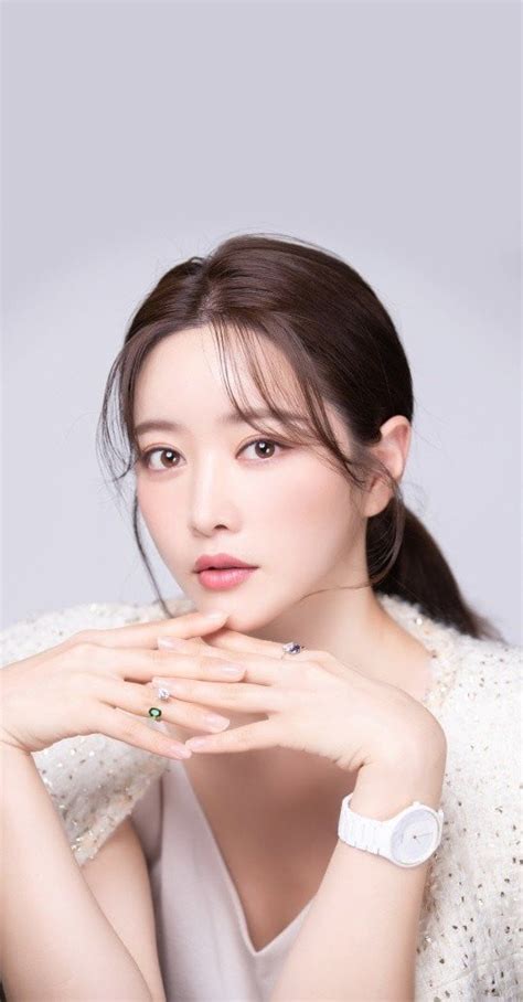 actress hong soo ah reveals   plastic surgery helped
