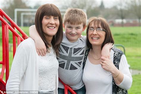 transgender father rox wallace becomes second mother to his son daily mail online