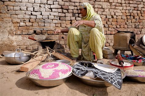 punjabi food  unforgettable experience  traditional punjab pakistan