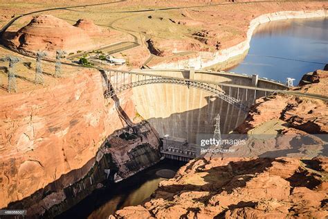 glen canyon dam aerial view stock foto getty images