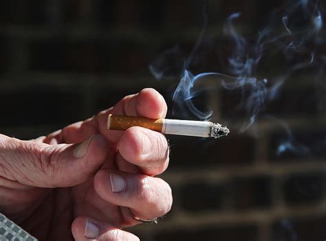 Tennessee Bill Seeking To Punish Adults Who Smoke In Vehicles With