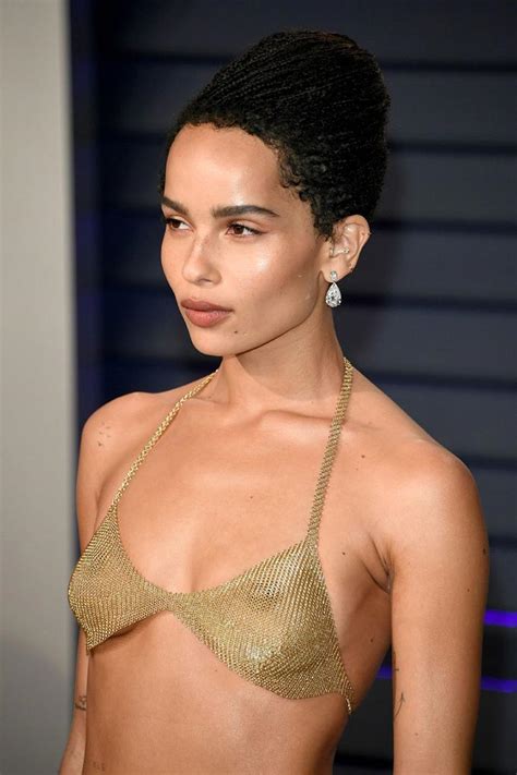 zoe kravitz tits are seen at oscars and met gala scandal