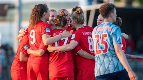 ajax vrouwen ligt uit titelrace na nederlaag  enschede