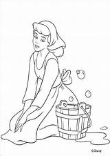 Cinderella Pages Coloring Chores Washing Cleaning Doing House Princess Beautiful Girls sketch template