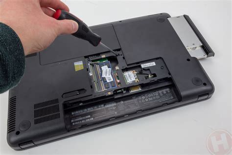 workshop zet meer opslag  je oude laptop stap  verwijder de optische drive hardware info