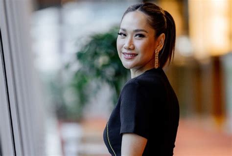 indonesian singer bunga citra lestari opens up about her struggles