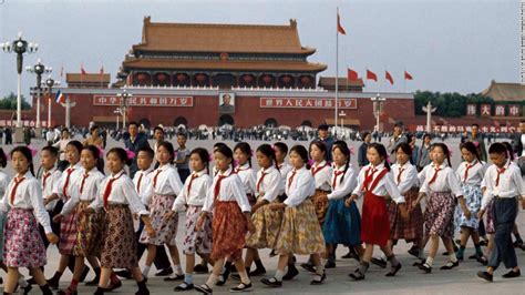 rare color photos reveal life in mao s communist china