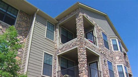Mansfield Woman Dies After Balcony Railing Gives Way At Carrollton