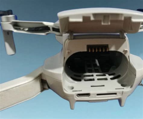 drone dji mavic mini  il suo radiocomando approvato fcc possibile lancio  fine ottobre