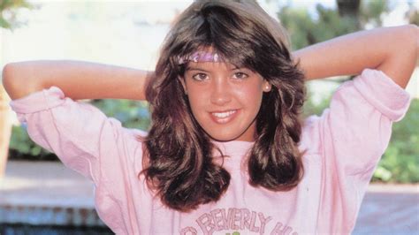 Phoebe Cates Hd Wallpapers And Backgrounds