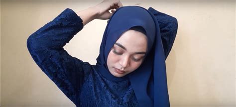tutorial hijab pesta segi empat pashmina elegan  simple