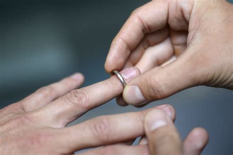 Divorce Rates Among Lesbian Couples Higher Than Among Gay Men But Why