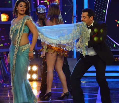 jacqueline fernandez in bigg boss 8 in sexy blue saree with salman khan