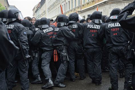 german gangs are beating up syrians after immigrants sexually assault