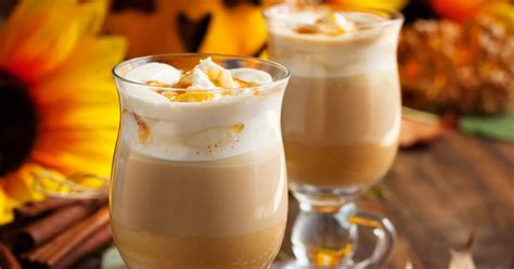 7 French People Try Pumpkin Spice Lattes For The First Time