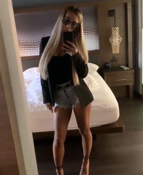 wwe carmella mirror selfie wwe divas mirror