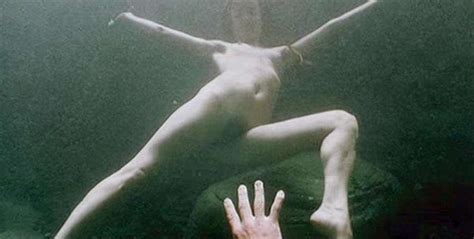 Juliette Lewis Nude Scene In Renegade Scandalplanet Com