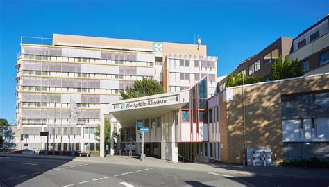 krankenhaus mitarbeiter positiv getestet westpfalz klinikum erwaegt