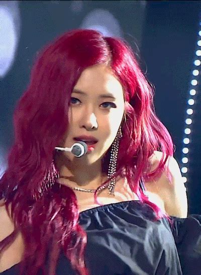 [appreciation] Rosé S Red Hair Is A Blessing Celebrity