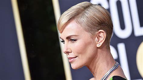 charlize theron dyed her hair blonde at golden globes 2020 pics