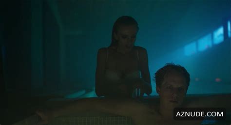 bar paly nude aznude