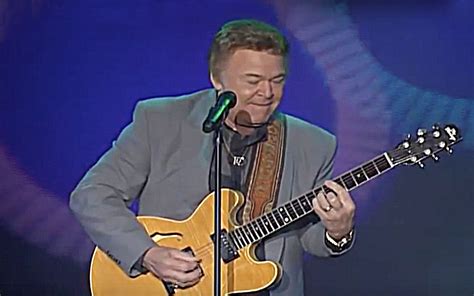 roy clark  hee haw fame  passed